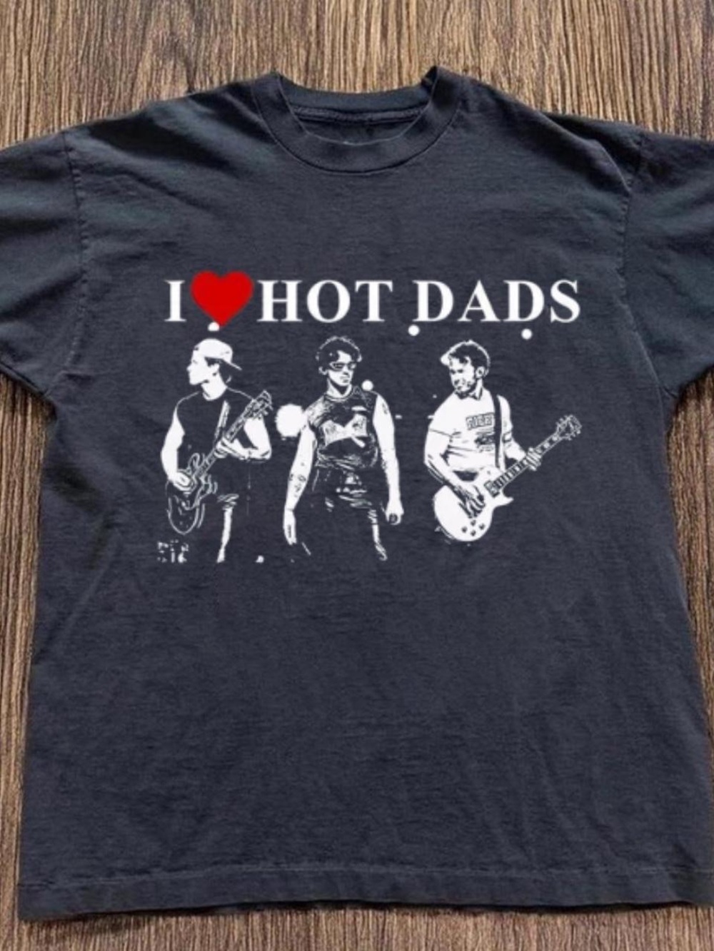 Gildan Black 'I ♥ HOT DADS' Graphic Tee